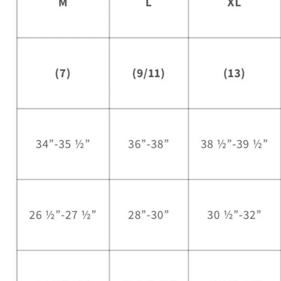 Stunning Calechie metallic top in green. - Picture 4 of 4